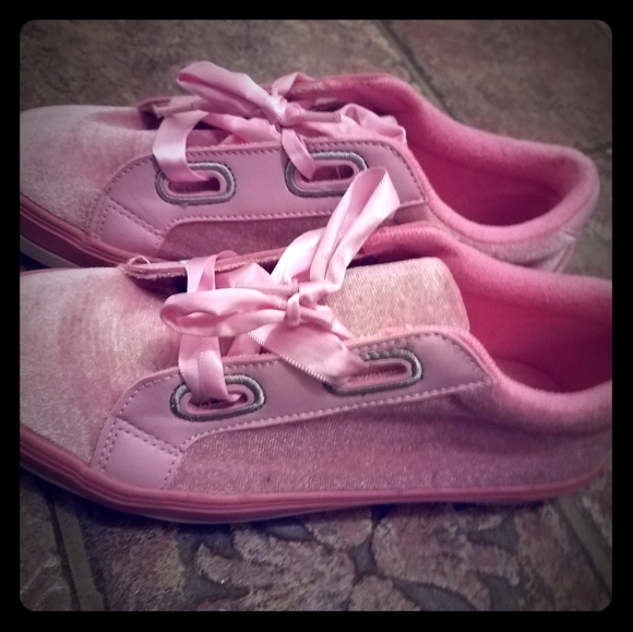 girls sneakers - Picture 1 of 2